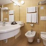 Lido Lakefront Szálloda 3*