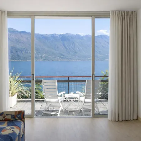 Lido Lakefront 3*