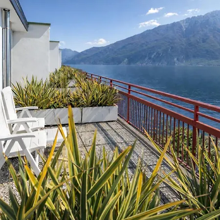 Lido Lakefront Limone sul Garda