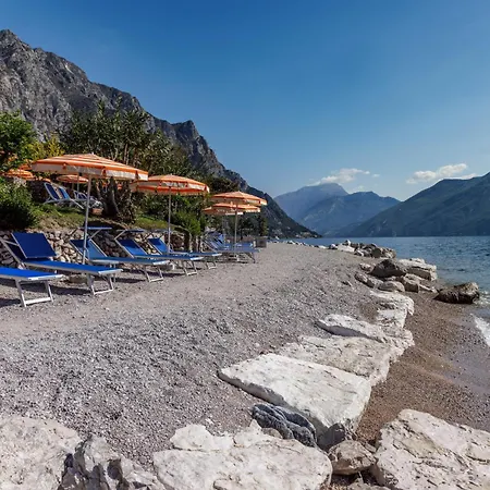 Lido Lakefront Hotel