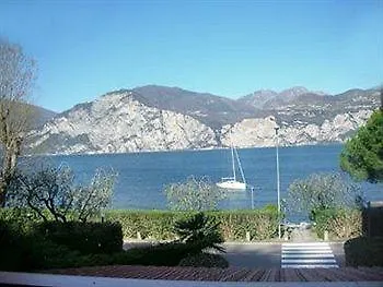 Lido Lakefront Hotel 3*