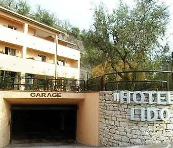 Lido Lakefront 3*
