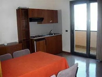 Lido Lakefront Hotel