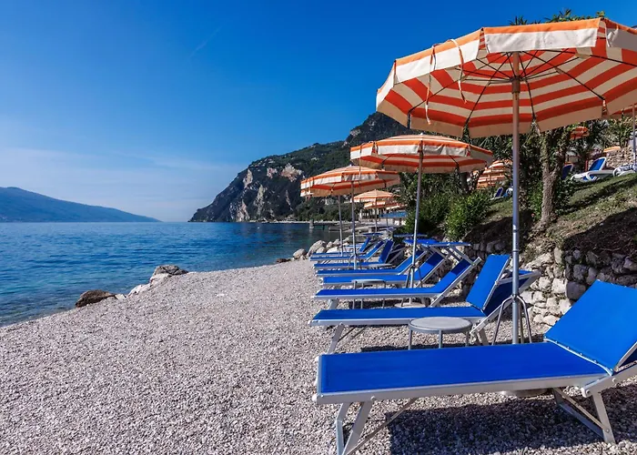 Lido Lakefront Hotel 3*