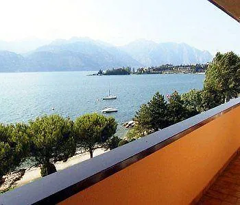 Lido Lakefront 3*