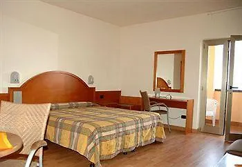 Lido Lakefront Hotel
