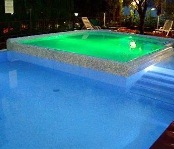 Lido Lakefront Hotel 3*