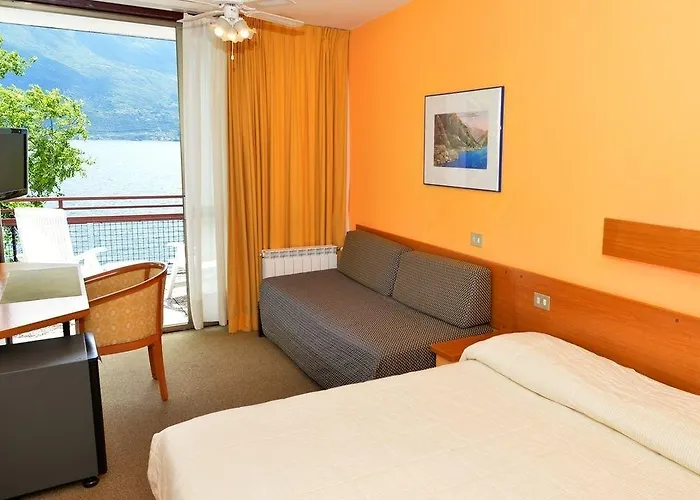 Lido Lakefront Hotel