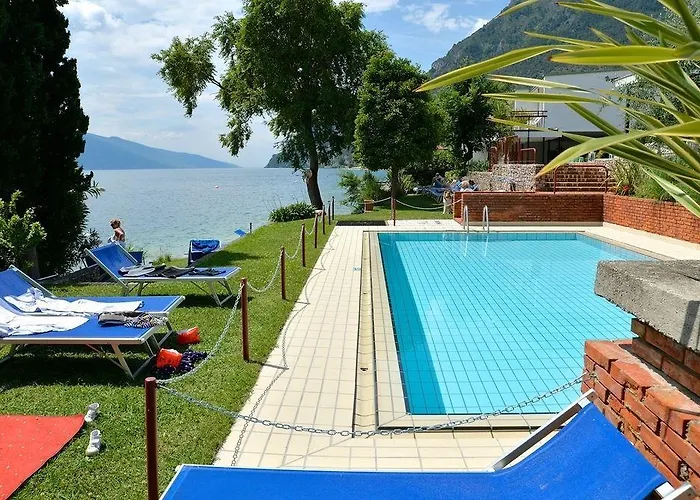 Lido Lakefront Hotel 3*