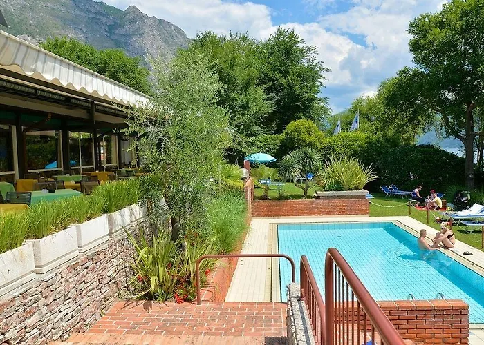 Lido Lakefront 3*