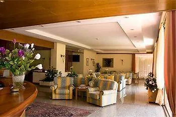 Lido Lakefront 3*